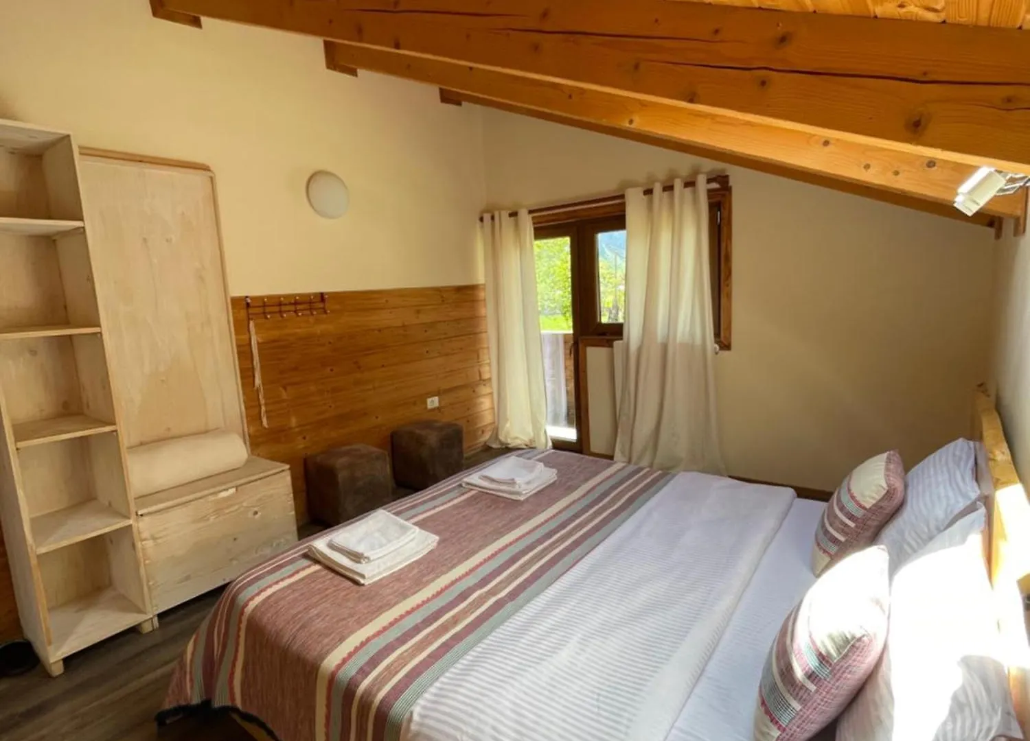 Bujtina Polia Villa Theth Feriegård