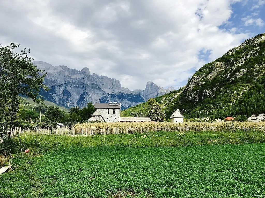 Bujtina Polia Villa Theth