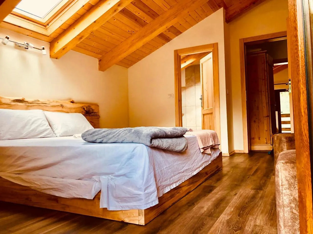 Bujtina Polia Villa Theth Albanien